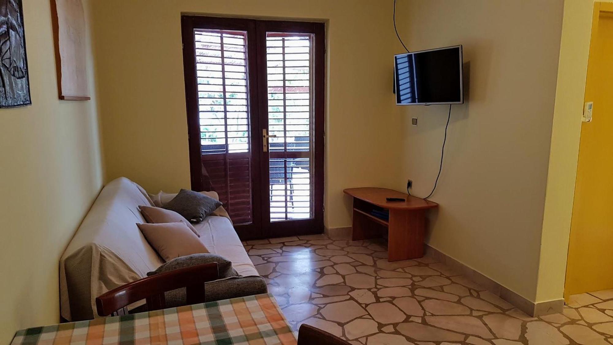 Apartments Zmaj Zavala Bilik gambar